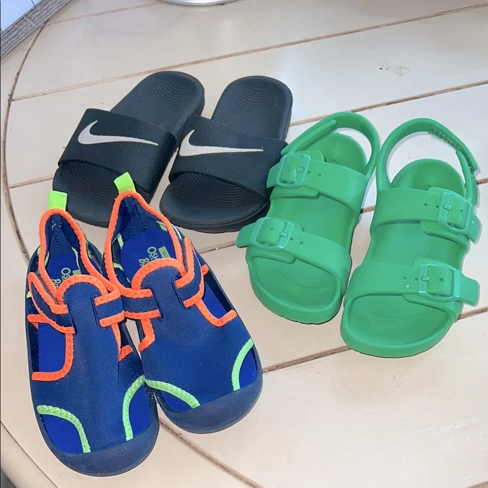 BUNDLE Nike Cat & Jack OSH KOSH B’gosh Black green summer sandals and pool shoes - Picture 1 of 7
